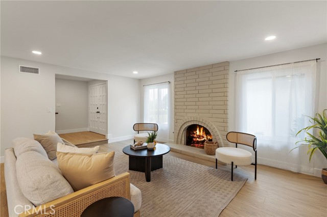 Detail Gallery Image 11 of 36 For 7848 Calmcrest Dr, Downey,  CA 90240 - 3 Beds | 2/1 Baths