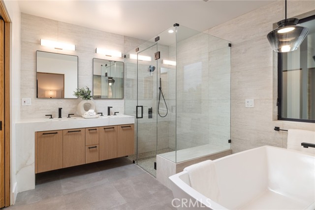 Photo #15: NP23179008 Listing 