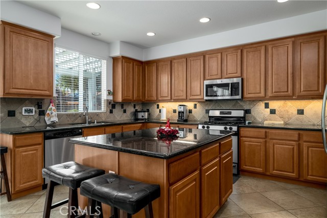 Detail Gallery Image 9 of 34 For 27075 Comet View Ct, Menifee,  CA 92585 - 4 Beds | 3 Baths