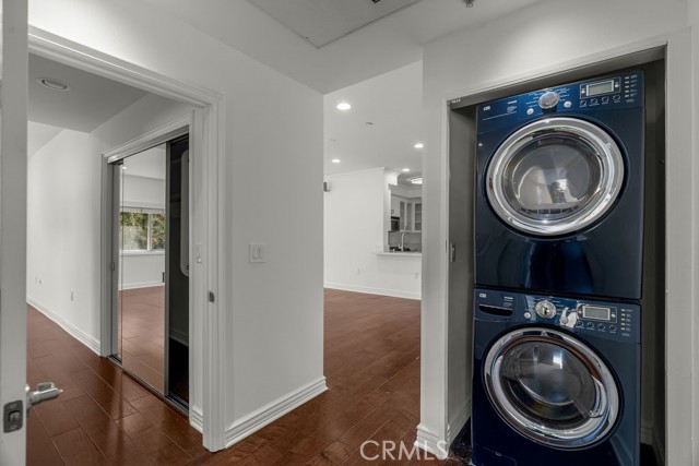 Detail Gallery Image 39 of 61 For 11504 Moorpark St #103,  Studio City,  CA 91602 - 3 Beds | 2/1 Baths