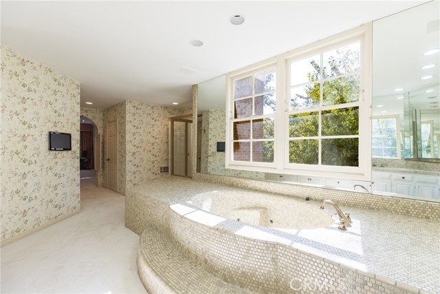 Drew Fenton | 12386 Ridge Circle Los Angeles CA | MLS: 7461682