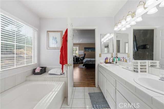5036 Claro Way, Palmdale, CA 93551 photo 24