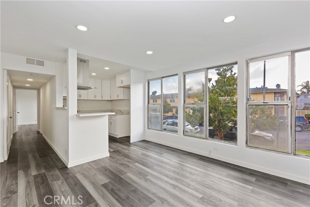 Detail Gallery Image 14 of 32 For 4065 Ursula Ave #2,  Los Angeles,  CA 90008 - 2 Beds | 2 Baths