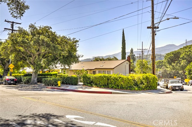 Detail Gallery Image 7 of 64 For 3352 Montrose, La Crescenta,  CA 91214 - 3 Beds | 3 Baths