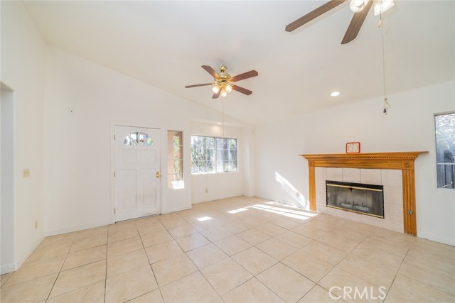 Detail Gallery Image 7 of 51 For 15738 Merrill Ave, Fontana,  CA 92335 - 4 Beds | 2 Baths