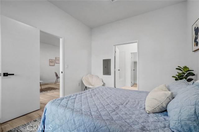435 W Center Street Promenade, Anaheim CA: https://media.crmls.org/medias/decabd71-a89b-4255-81ea-ae9c32f85aec.jpg