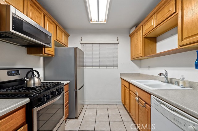 Detail Gallery Image 7 of 26 For 1094 Cabrillo Park a,  Santa Ana,  CA 92701 - 2 Beds | 1/1 Baths