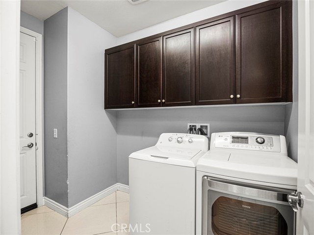 28002 Kenny Lane, Saugus CA: https://media.crmls.org/medias/deccd812-06fb-4bb9-abf0-daf009909646.jpg