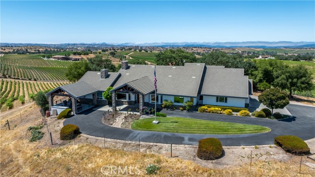 4995 Mill Road, Paso Robles CA: https://media.crmls.org/medias/decd39d2-0a4f-47be-8fbe-2c88030cab49.jpg