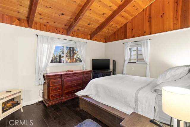 2452 Spring Drive, Running Springs CA: https://media.crmls.org/medias/decd7a7b-dbda-4de9-a0fd-efc2a008fb45.jpg