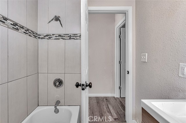 106 Pleasant Street, Modesto CA: https://media.crmls.org/medias/decddab3-167a-42ea-bf09-9154cd8cdeca.jpg