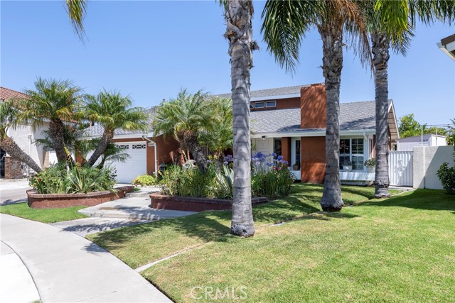9909 Merced River Avenue, Fountain Valley CA: https://media.crmls.org/medias/decefe52-781f-4da8-951e-cc740e2838ca.jpg