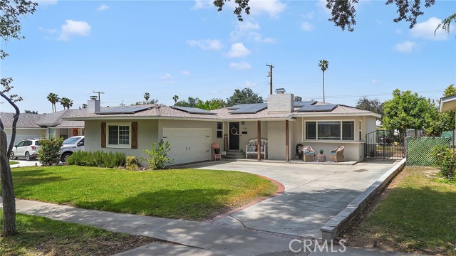 Detail Gallery Image 1 of 27 For 1323 Clock Ave, Redlands,  CA 92374 - 3 Beds | 2 Baths