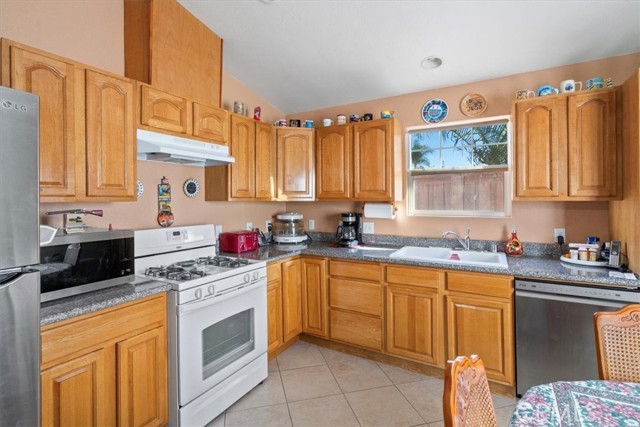 Detail Gallery Image 32 of 45 For 53011 Climber Ct, Lake Elsinore,  CA 92532 - 5 Beds | 3/1 Baths