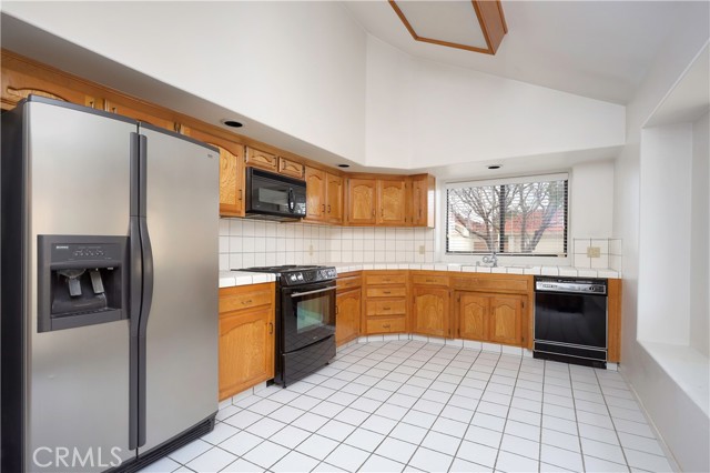 Detail Gallery Image 7 of 34 For 608 Berwick, Bakersfield,  CA 93311 - 3 Beds | 2 Baths