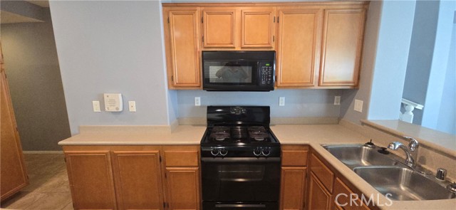 Detail Gallery Image 11 of 51 For 27966 John F Kennedy Dr #B,  Moreno Valley,  CA 92555 - 3 Beds | 2/1 Baths