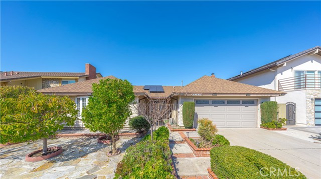 Detail Gallery Image 2 of 33 For 9781 La Esperanza, Fountain Valley,  CA 92708 - 4 Beds | 2 Baths