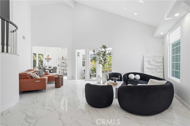 Detail Gallery Image 6 of 56 For 7600 Southby, West Hills,  CA 91304 - 5 Beds | 5 Baths