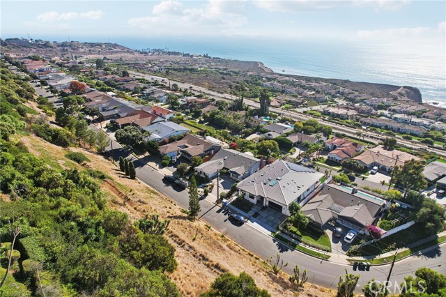 Detail Gallery Image 16 of 27 For 30637 Rue Valois, Rancho Palos Verdes,  CA 90275 - 4 Beds | 2/1 Baths