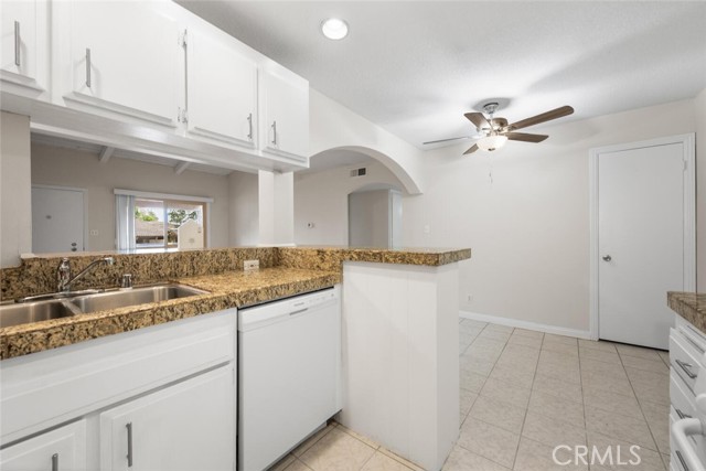 3721 Country Club Drive, Long Beach CA: https://media.crmls.org/medias/ded3b556-647a-46b1-a0bf-030a6c67cbe9.jpg