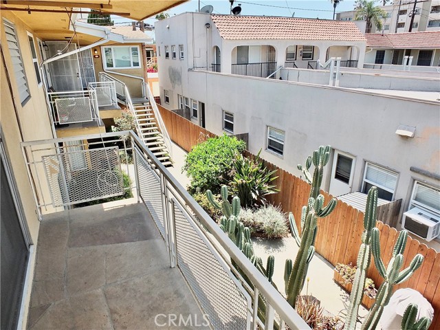 Detail Gallery Image 12 of 39 For 1724 E 1st St #9,  Long Beach,  CA 90802 - 1 Beds | 1 Baths