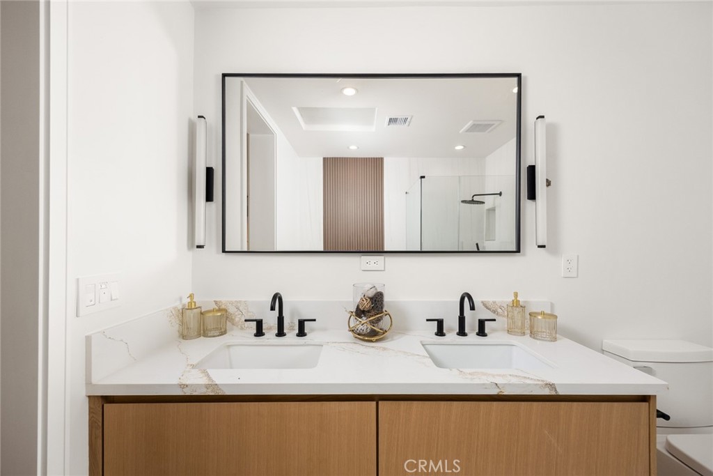 https://media.crmls.org/medias/ded57dea-223a-4ebe-bed5-2979719cf3e1.jpg?preset=X-Large
