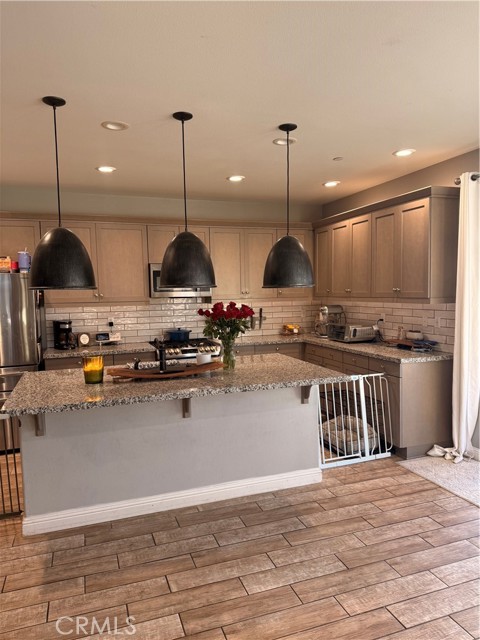 Detail Gallery Image 3 of 27 For 24109 Darmera, Lake Elsinore,  CA 92532 - 4 Beds | 2/1 Baths