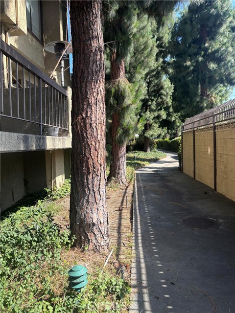Detail Gallery Image 3 of 26 For 849 E Victoria St #408,  Carson,  CA 90746 - 2 Beds | 1/1 Baths