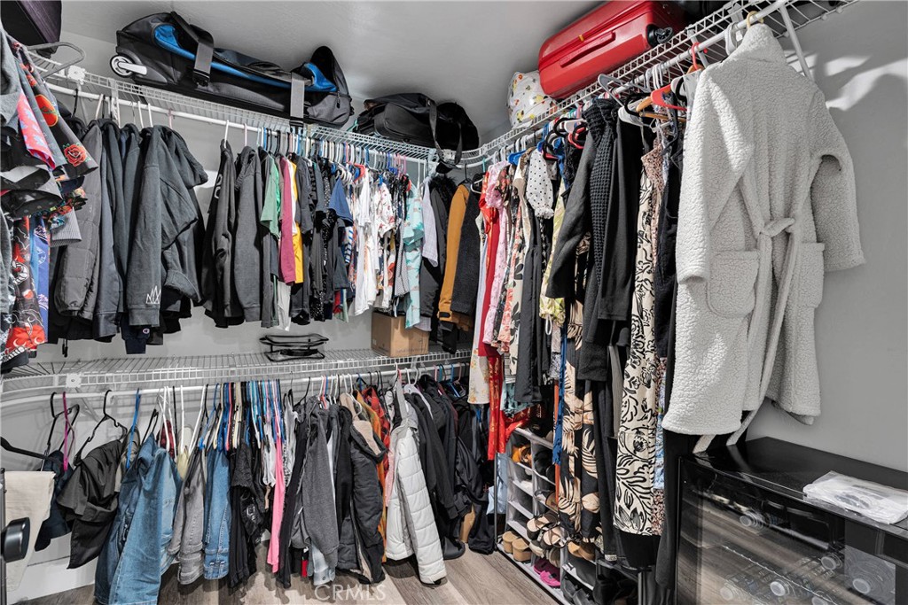 https://media.crmls.org/medias/ded60351-0f9b-4599-bde8-a1cad02b6565.jpg?preset=X-Large