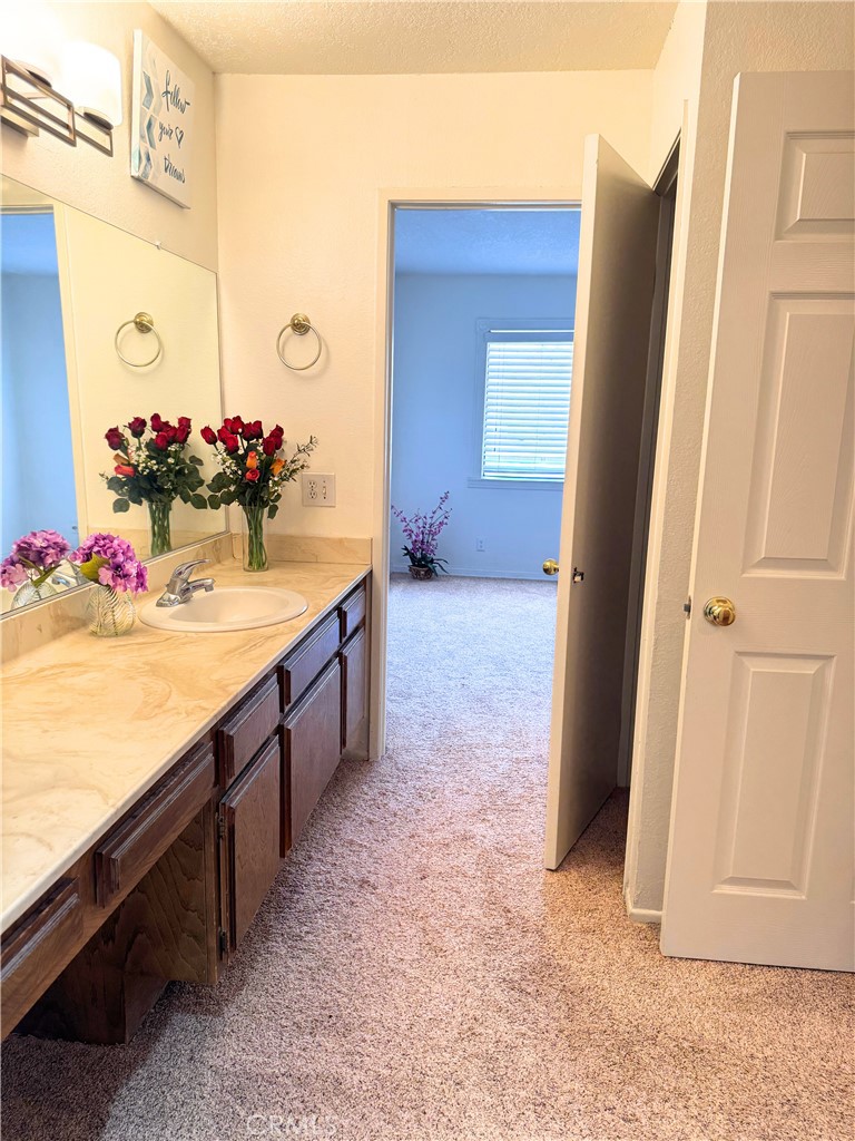 https://media.crmls.org/medias/ded6e604-7417-4116-8ecf-b467d50121bc.jpg?preset=X-Large