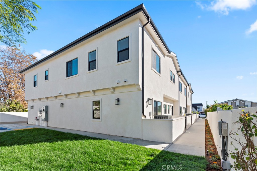 MLS #OC25253917 image #20