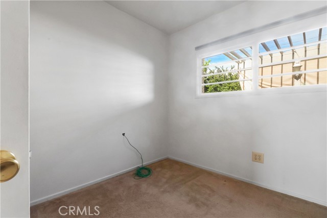 Detail Gallery Image 14 of 15 For 331 N Reese, Burbank,  CA 91506 - 3 Beds | 2 Baths