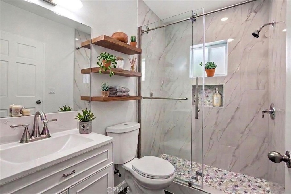 https://media.crmls.org/medias/ded7a46d-218a-4c41-93cd-ba4dcdd60dc8.jpg?preset=X-Large