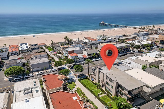 Detail Gallery Image 5 of 32 For 800 Manhattan, Manhattan Beach,  CA 90266 - 2 Beds | 2 Baths