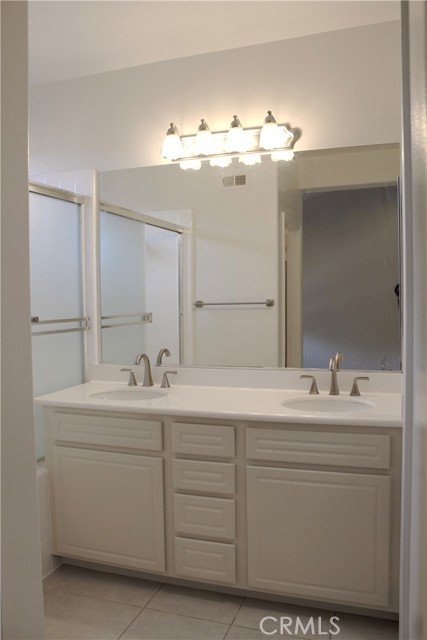 Detail Gallery Image 13 of 30 For 1406 Reggio Aisle, Irvine,  CA 92606 - 3 Beds | 2/1 Baths