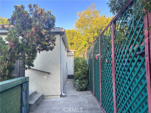 Detail Gallery Image 11 of 34 For 6217 Farmdale Ave, North Hollywood,  CA 91606 - 3 Beds | 2 Baths