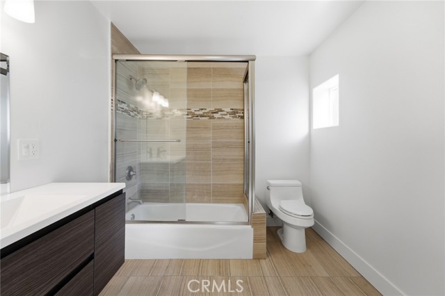 Detail Gallery Image 27 of 57 For 6015 Laurelgrove, North Hollywood,  CA 91606 - 5 Beds | 5 Baths