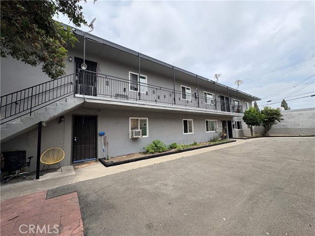 Detail Gallery Image 2 of 8 For 1905 W Myrtle St #3,  Santa Ana,  CA 92703 - 2 Beds | 1 Baths