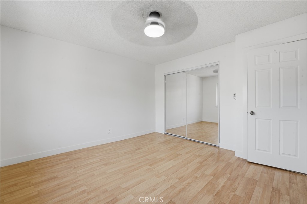 https://media.crmls.org/medias/deda6686-ae82-4e21-81da-b9fc77f25906.jpg?preset=X-Large