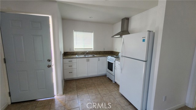 Detail Gallery Image 12 of 14 For 18653 Cohasset St, Reseda,  CA 91335 - 1 Beds | 1 Baths