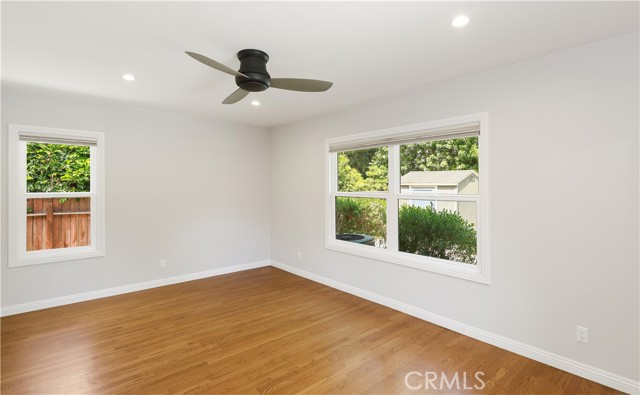 Detail Gallery Image 36 of 43 For 933 W Riviera Dr., Santa Ana,  CA 92705 - 3 Beds | 2/1 Baths