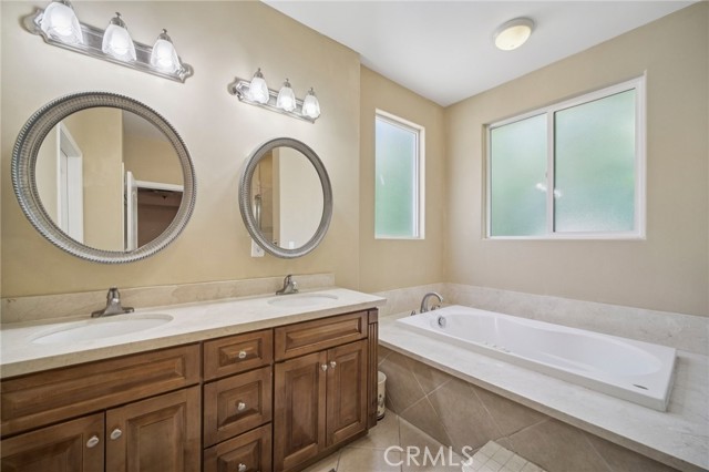 6958 Amigo Avenue, Reseda CA: https://media.crmls.org/medias/dedbbd6a-78b1-41ce-bb4b-59ea62182c1c.jpg
