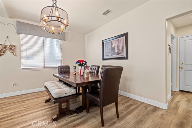 28436 Calex Drive, Valencia CA: https://media.crmls.org/medias/dedca8f7-6f58-4258-9aca-0842ed17b9a2.jpg