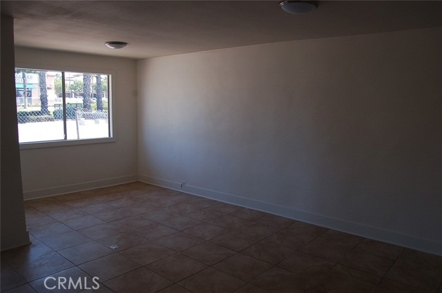 16171 Foothill Boulevard, Fontana CA: https://media.crmls.org/medias/dedcaed4-44e0-4c45-91d5-0cc39df000e2.jpg