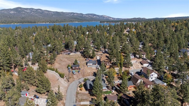 534 Highland, Big Bear Lake CA: https://media.crmls.org/medias/deddc471-3512-430f-b17f-a85f0f225b33.jpg