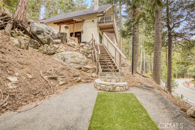 875 Brentwood Drive, Lake Arrowhead CA: https://media.crmls.org/medias/dede8998-0d62-4d10-89dd-82bcc72ee54b.jpg