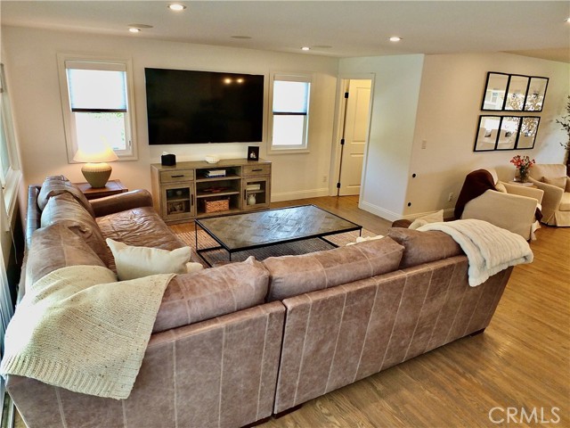 Detail Gallery Image 15 of 35 For 2443 Fordham, Costa Mesa,  CA 92626 - 4 Beds | 2/1 Baths