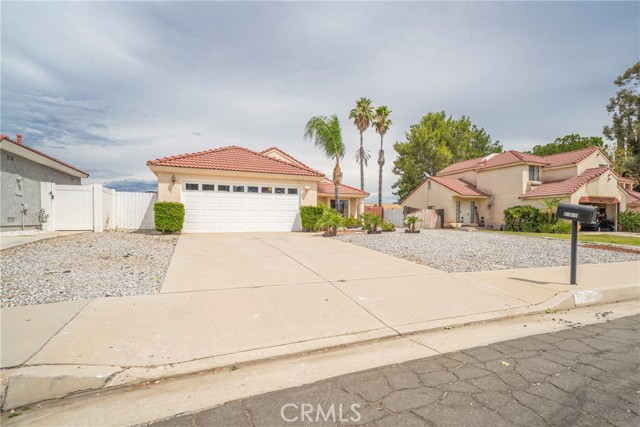 Detail Gallery Image 2 of 28 For 23540 Swan St, Moreno Valley,  CA 92557 - 4 Beds | 2 Baths