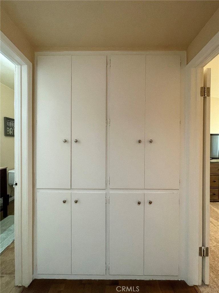 https://media.crmls.org/medias/dedec886-9ec7-4ef3-b1a4-ff9f3c8589dd.jpg?preset=X-Large