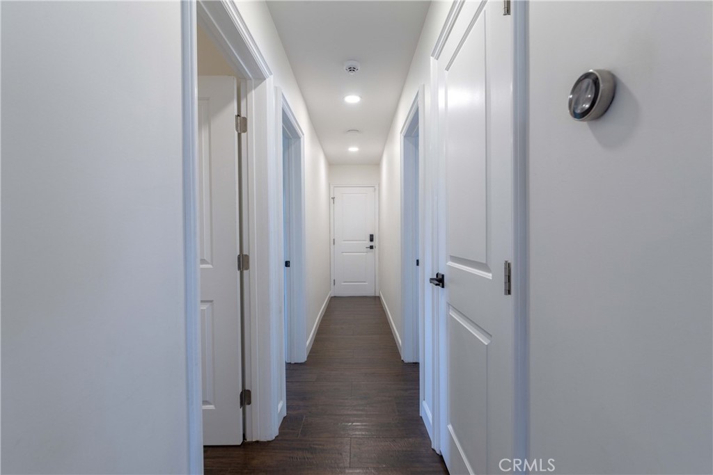 https://media.crmls.org/medias/dedef9df-45fd-4bc5-8092-1c9b9758899b.jpg?preset=X-Large